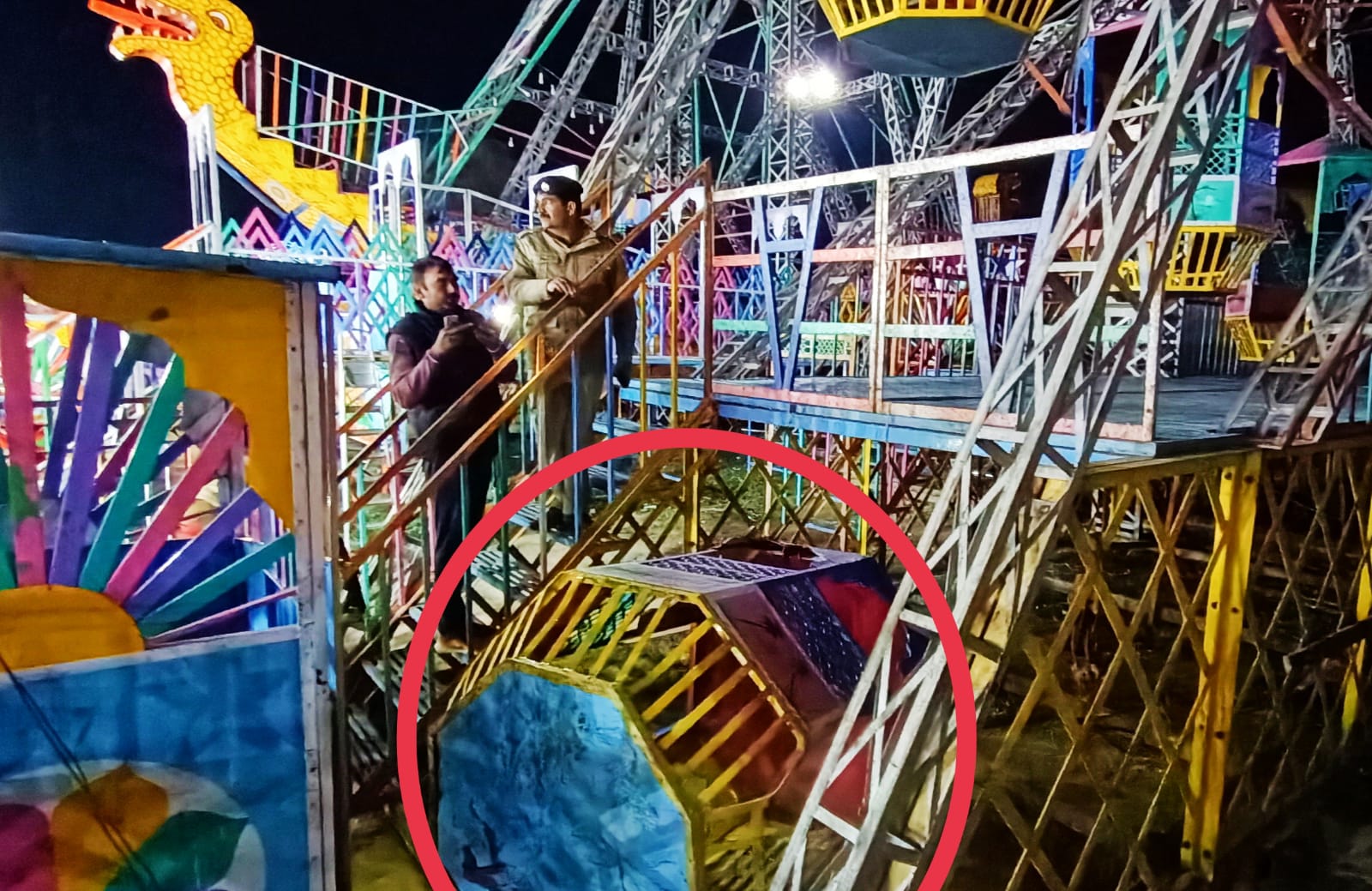 रेवाड़ी के मेले में हादसा 30 फीट की ऊंचाई से टूटकर गिरा झूले का केबिन, महिला और दो बच्चियां